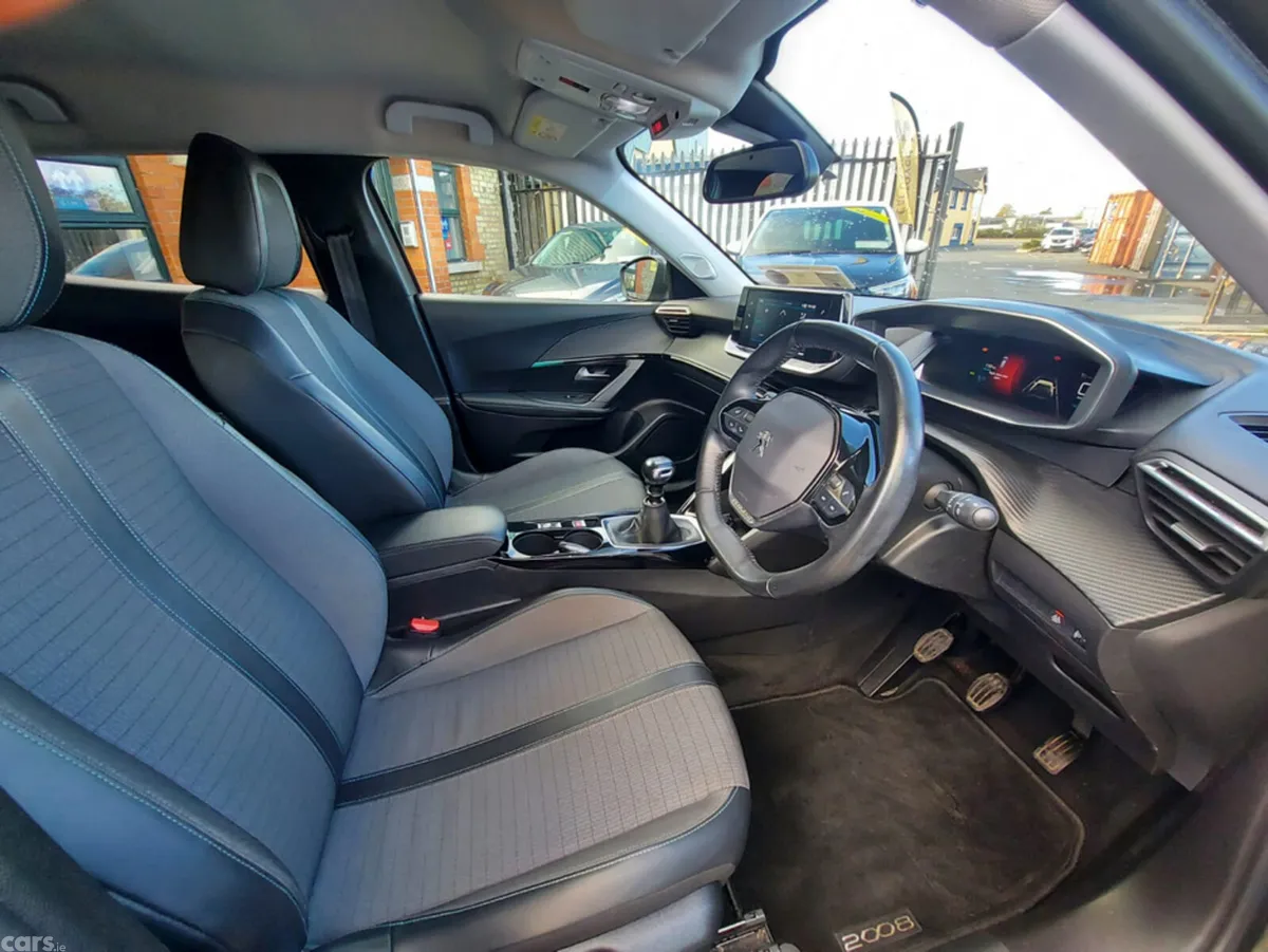 Peugeot 2008 MPV, Diesel, 2021, Grey