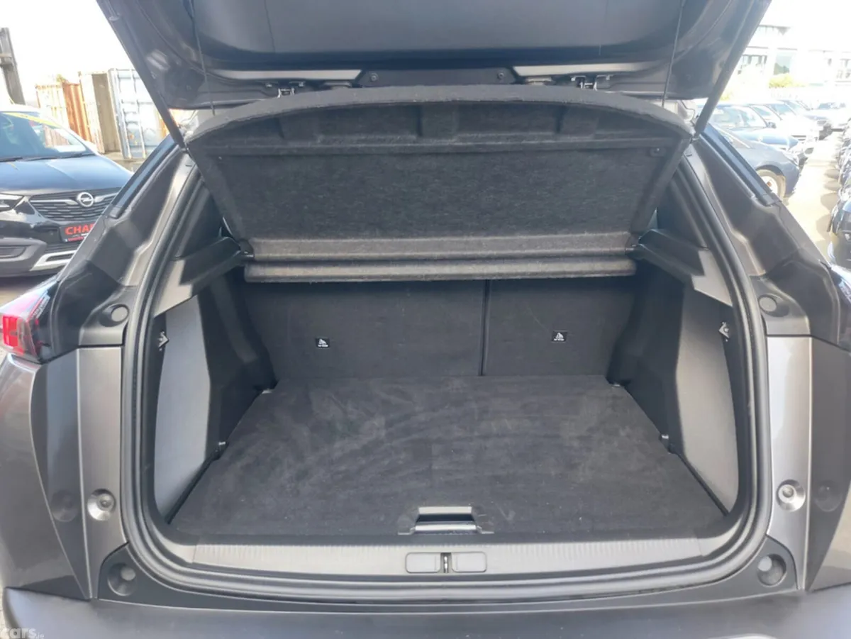 Peugeot 2008 MPV, Diesel, 2021, Grey