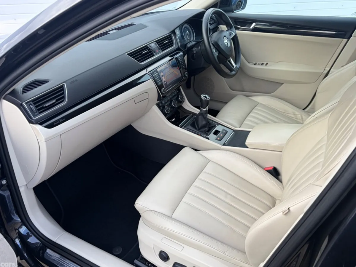 Skoda Superb Hatchback, Diesel, 2016, Black