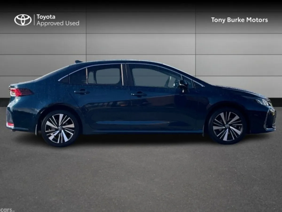 Toyota Corolla Saloon, Petrol Hybrid, 2026, Green