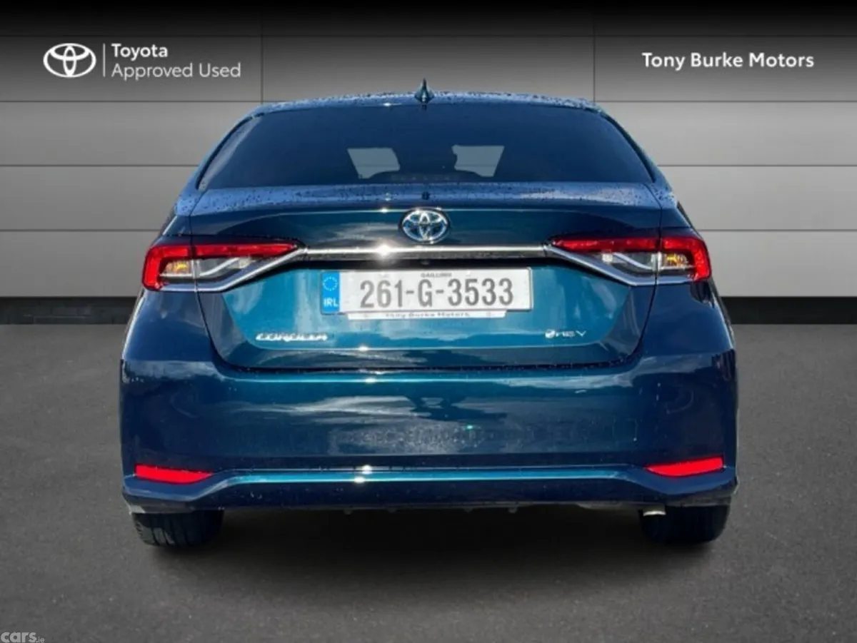 Toyota Corolla Saloon, Petrol Hybrid, 2026, Green