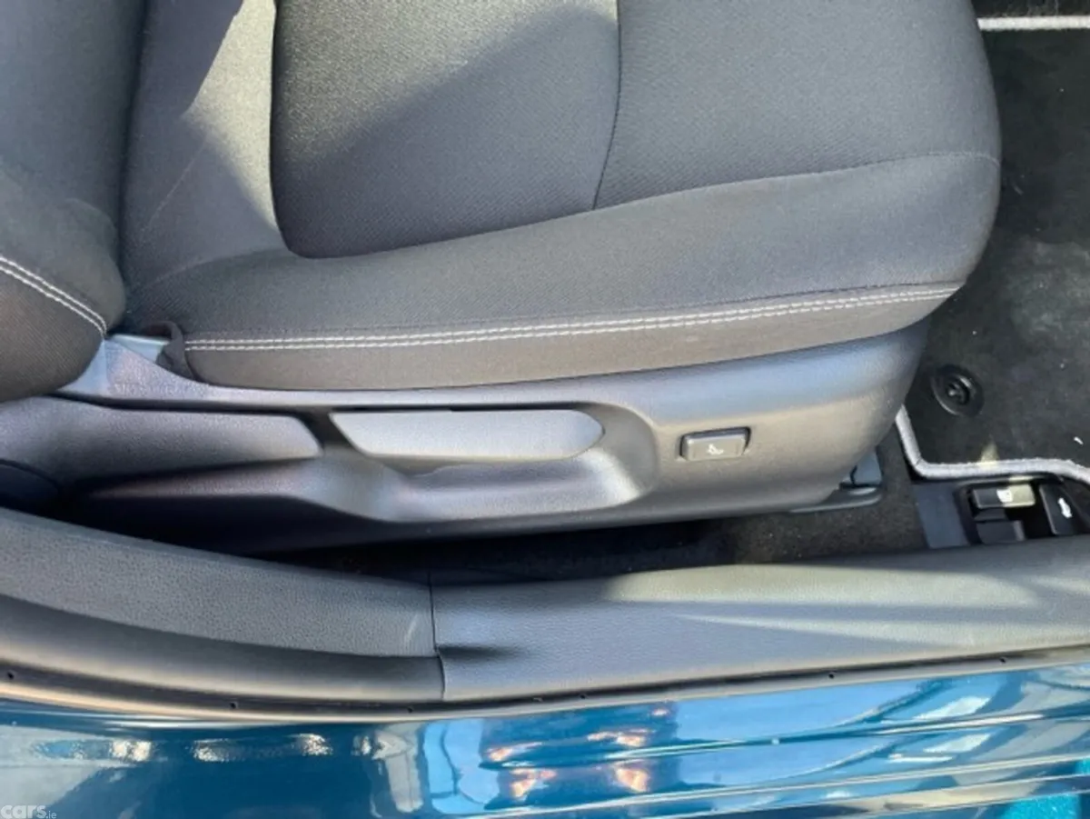 Toyota Corolla Saloon, Petrol Hybrid, 2026, Green