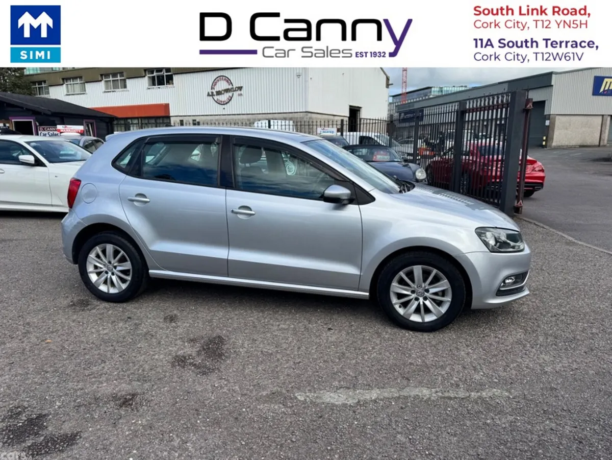 Volkswagen Polo Hatchback, Petrol, 2014, Silver
