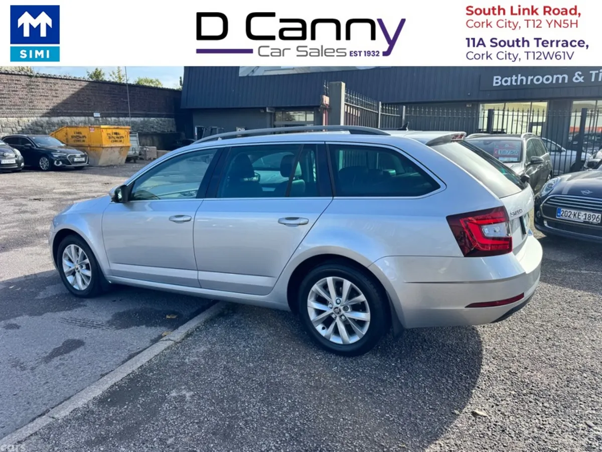 Skoda Octavia Estate, Petrol, 2020, Grey