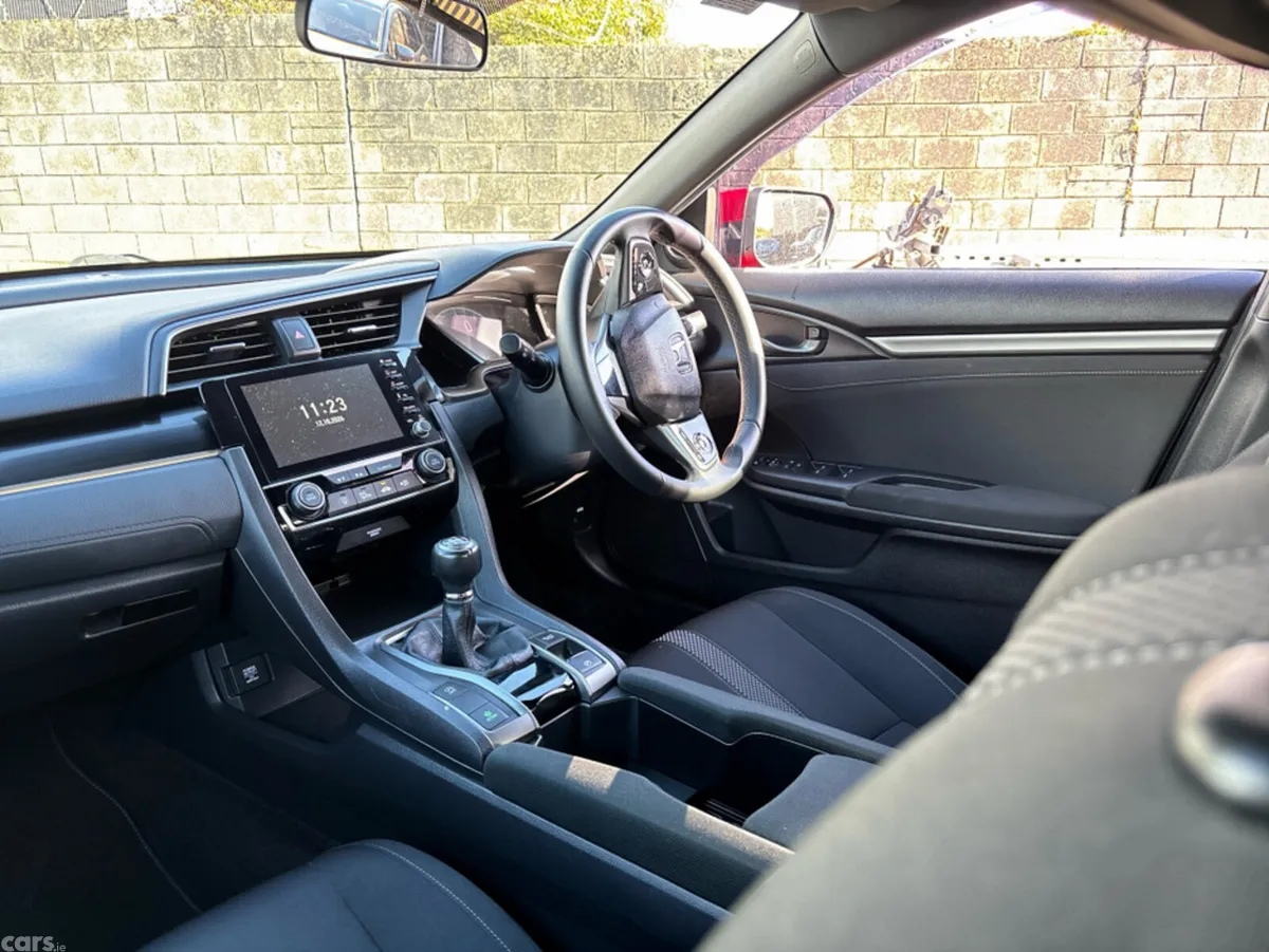Honda Civic Hatchback, Diesel, 2021, Red