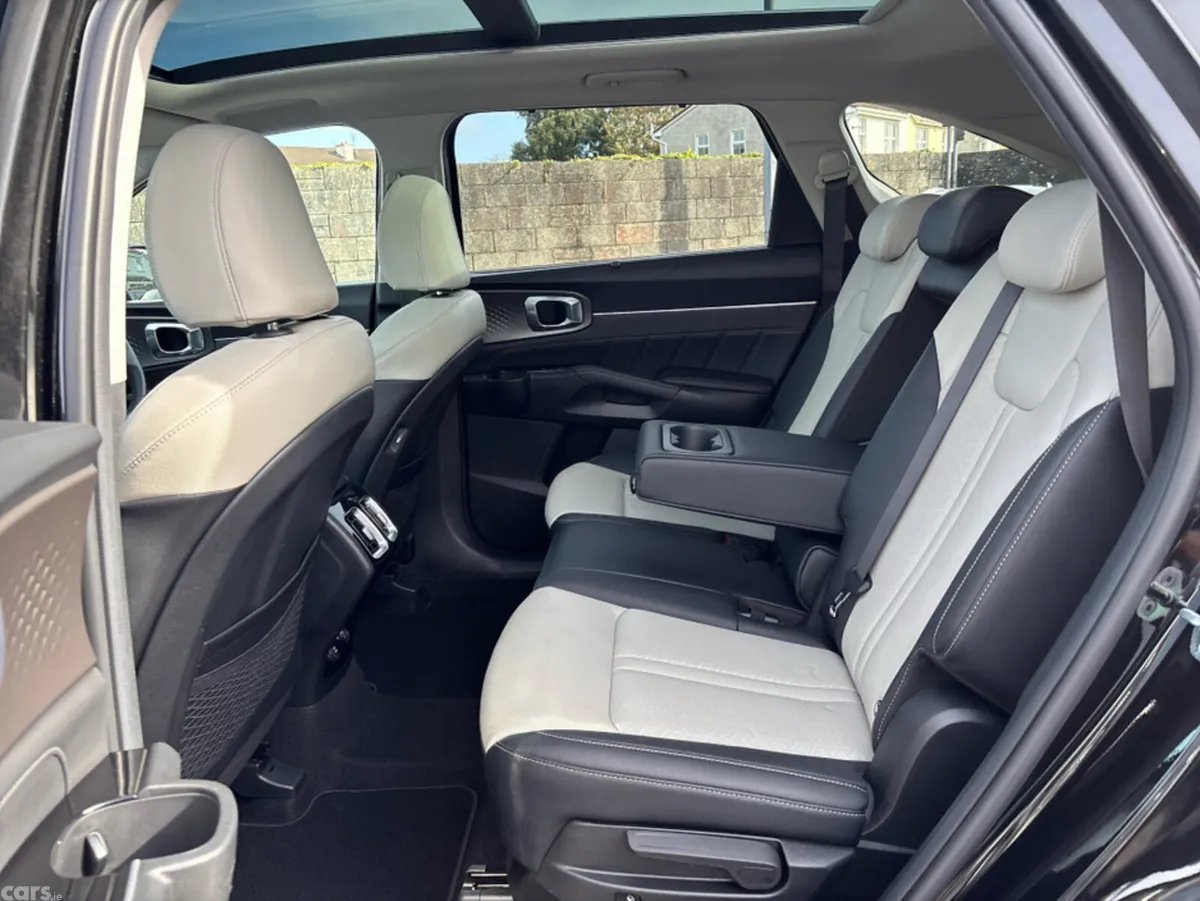 Kia Sorento MPV, Diesel, 2023, Black