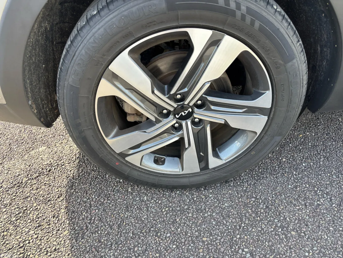 Kia Sorento MPV, Petrol Plug-in Hybrid, 2023, Grey