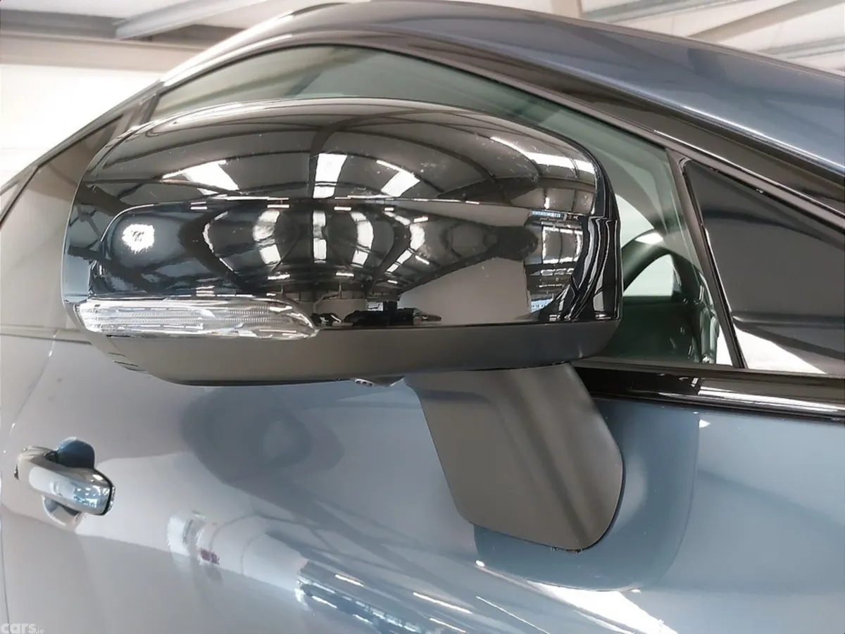 Volvo XC60 SUV, Petrol Plug-in Hybrid, 2026, Blue