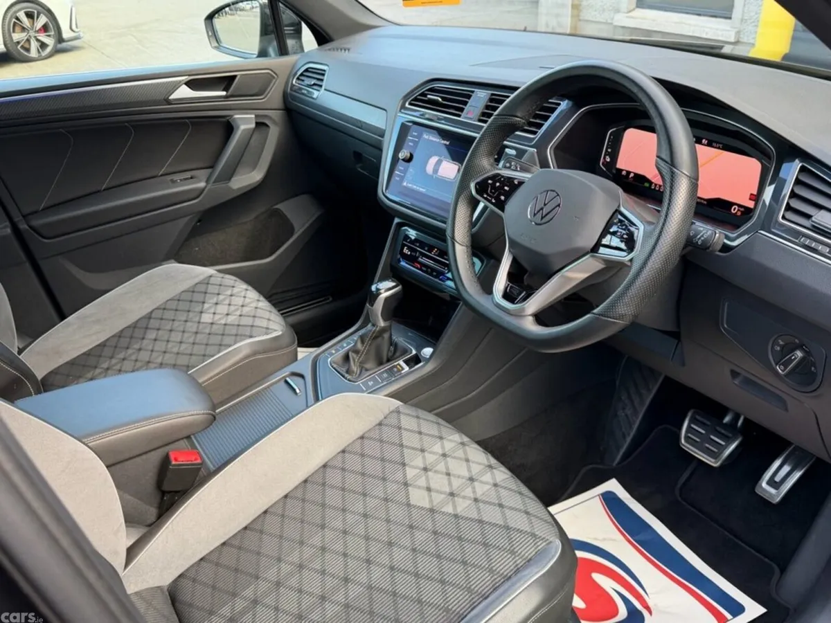 Volkswagen Tiguan SUV, Petrol Hybrid, 2023, Black