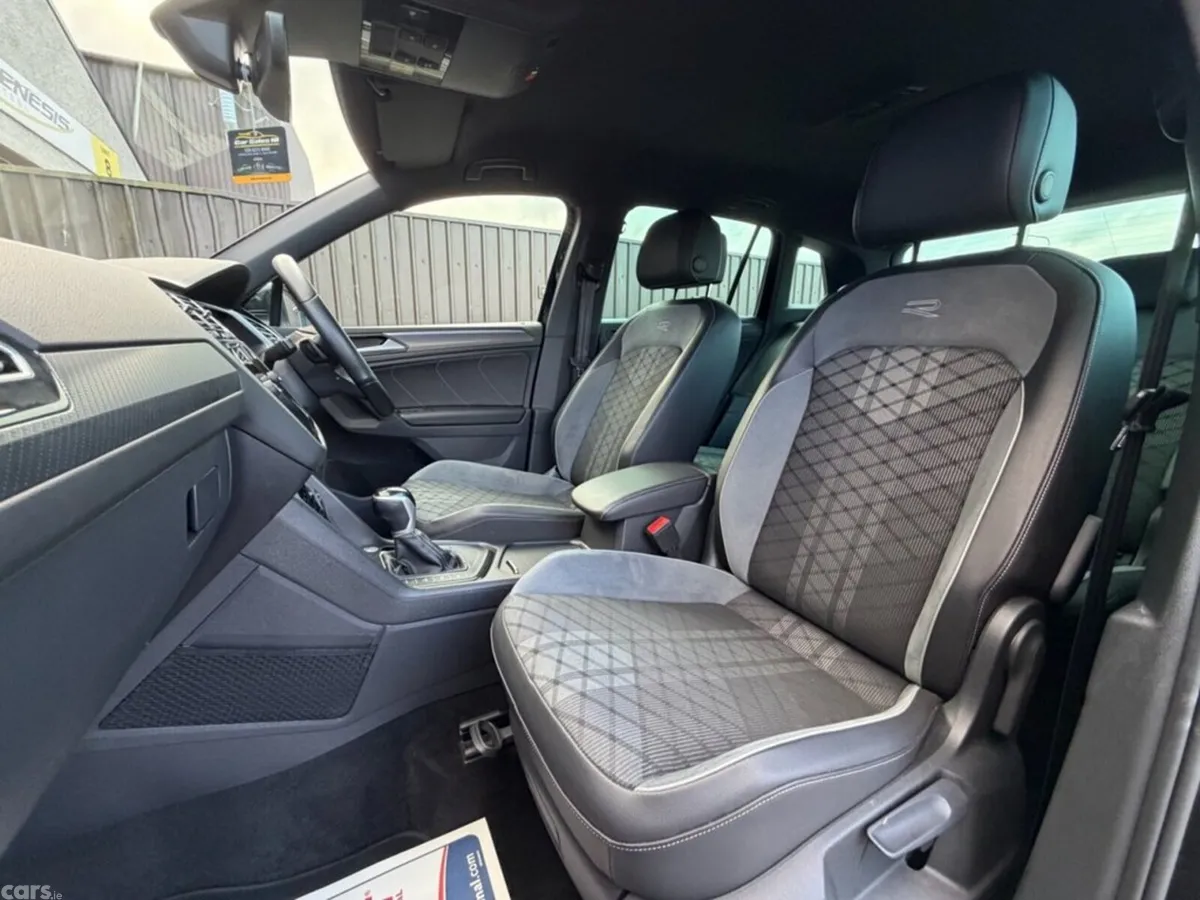 Volkswagen Tiguan SUV, Petrol Hybrid, 2023, Black
