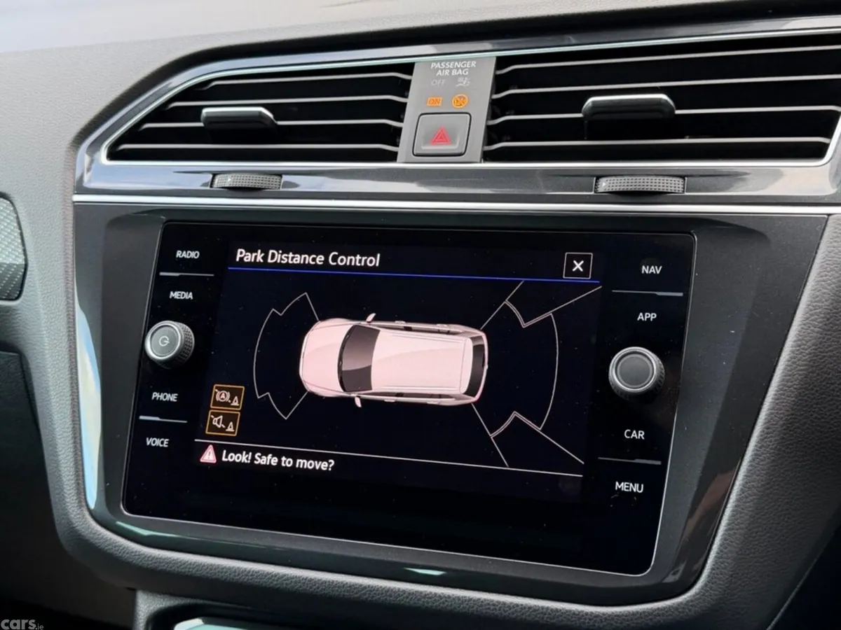 Volkswagen Tiguan SUV, Petrol Hybrid, 2023, Black