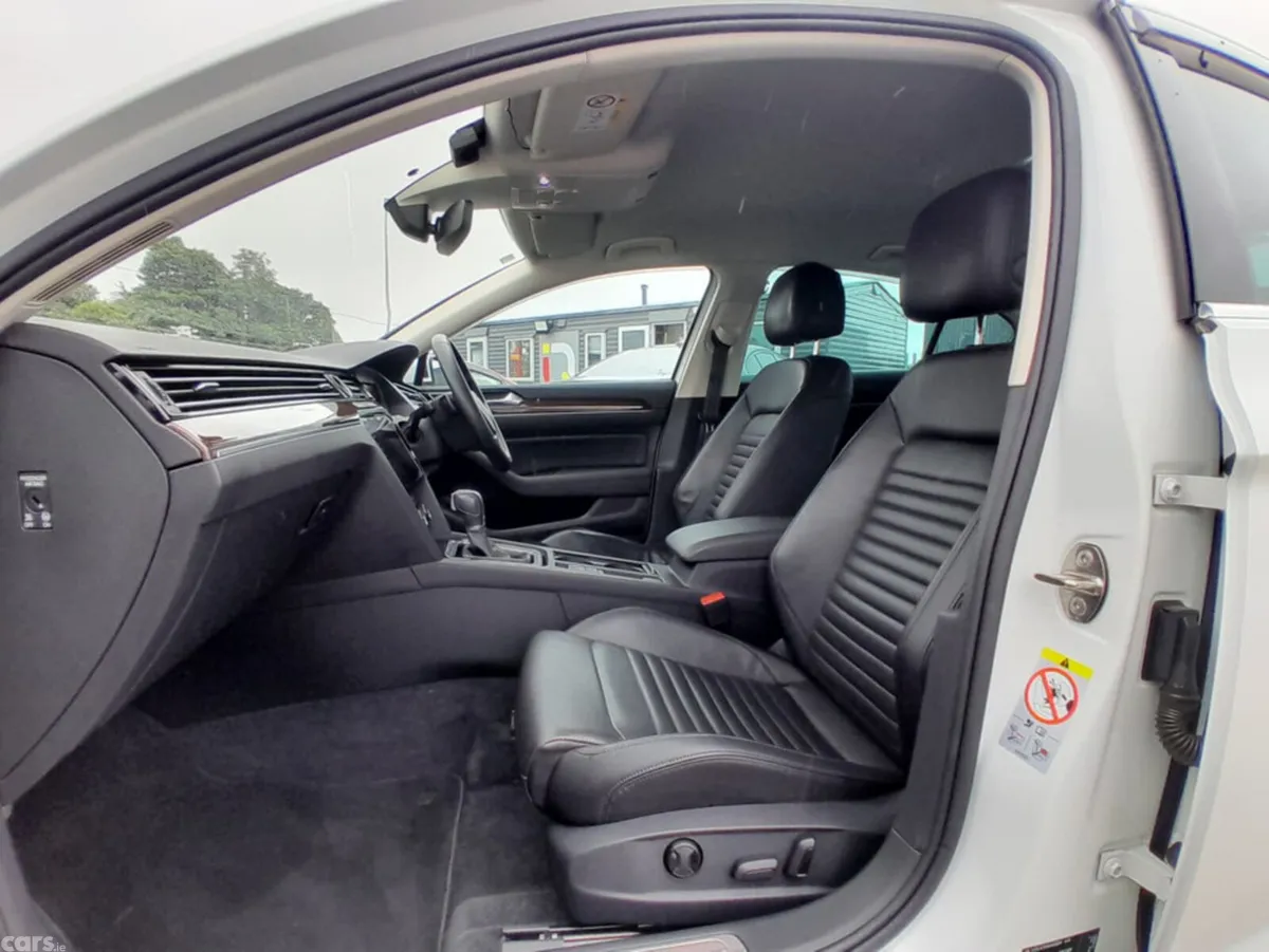 Volkswagen Passat Saloon, Diesel, 2018, White