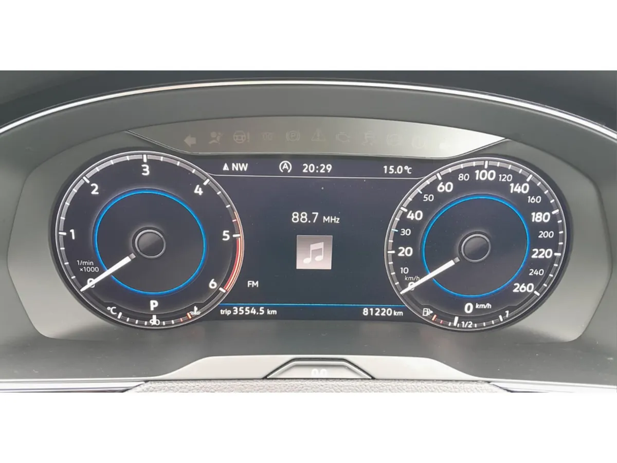 Volkswagen Passat Saloon, Diesel, 2018, White