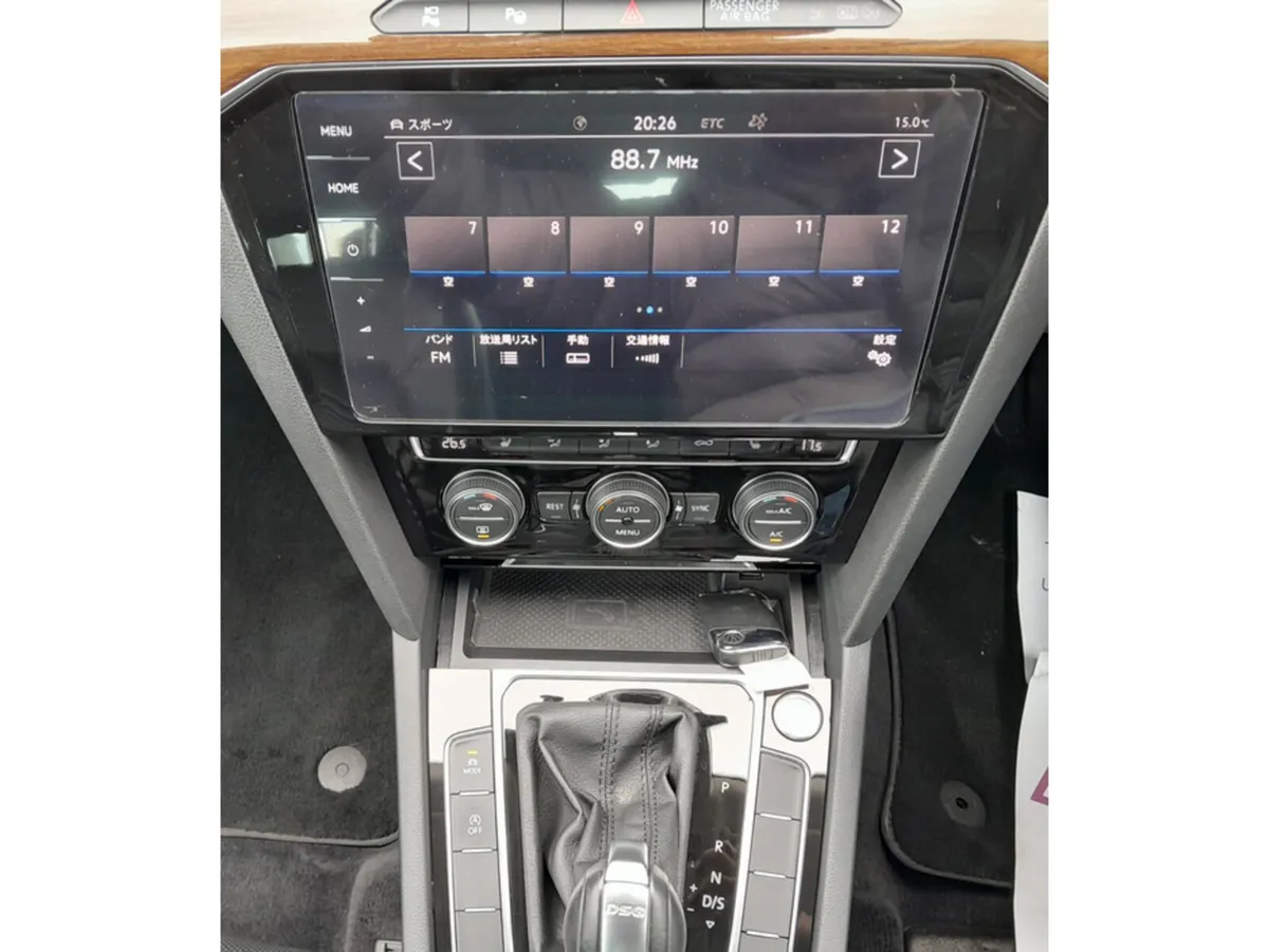 Volkswagen Passat Saloon, Diesel, 2018, White
