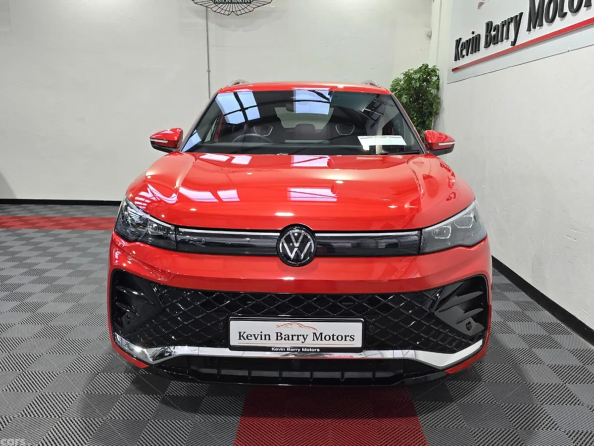 Volkswagen Tiguan SUV, Petrol Plug-in Hybrid, 2025, Red