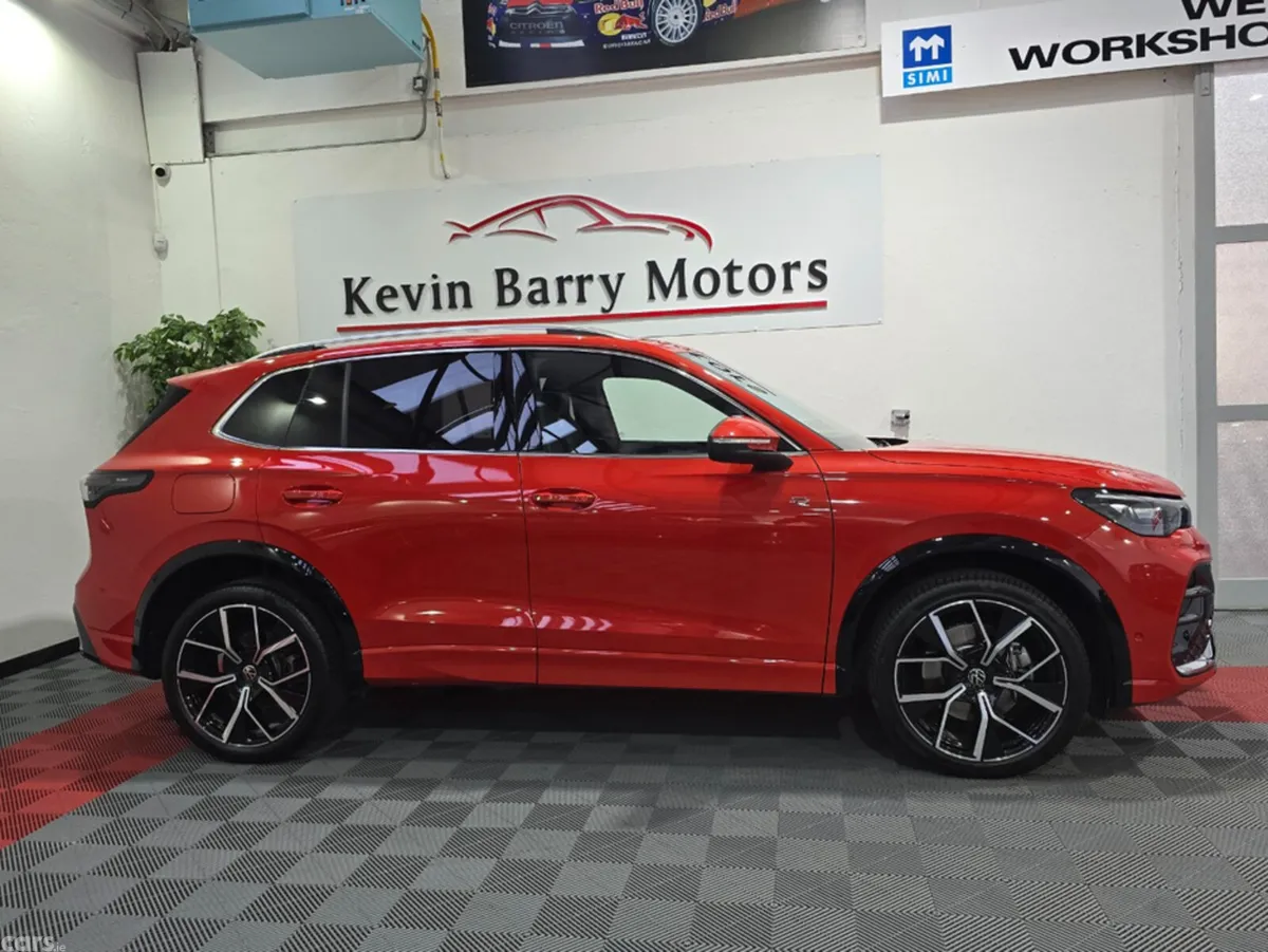Volkswagen Tiguan SUV, Petrol Plug-in Hybrid, 2025, Red