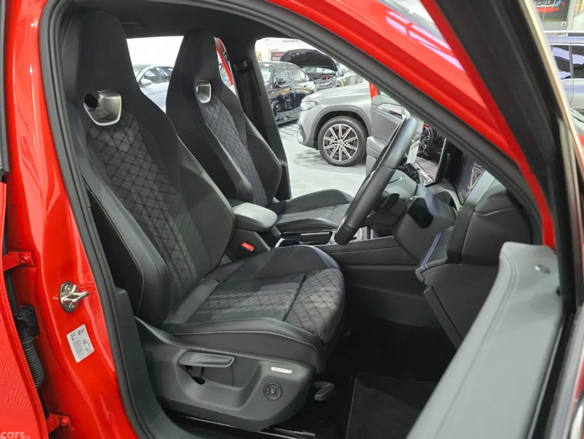 Volkswagen Tiguan SUV, Petrol Plug-in Hybrid, 2025, Red