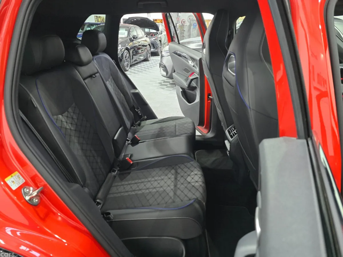 Volkswagen Tiguan SUV, Petrol Plug-in Hybrid, 2025, Red