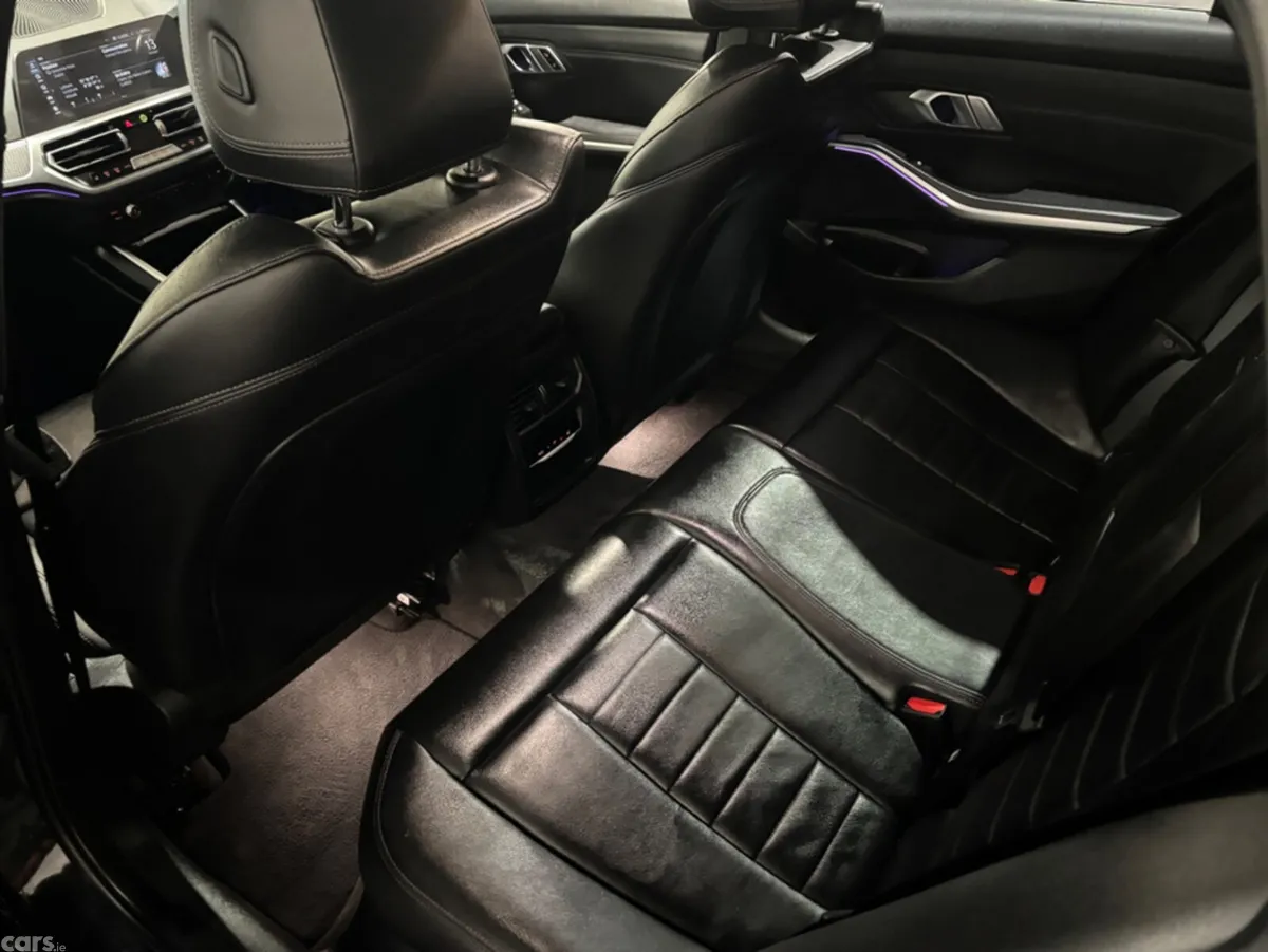 BMW 3-Series Estate, Petrol Plug-in Hybrid, 2021, Black