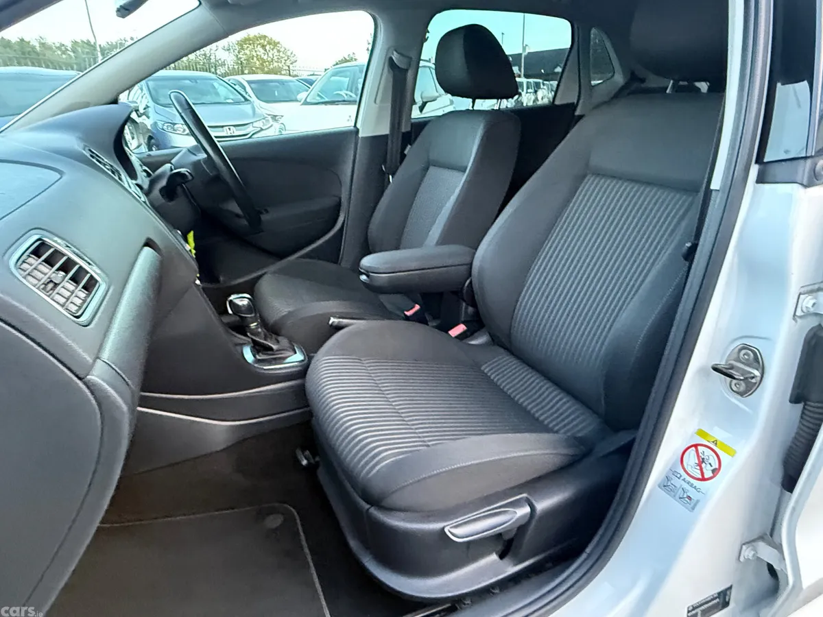 Volkswagen Polo Hatchback, Petrol, 2013, White
