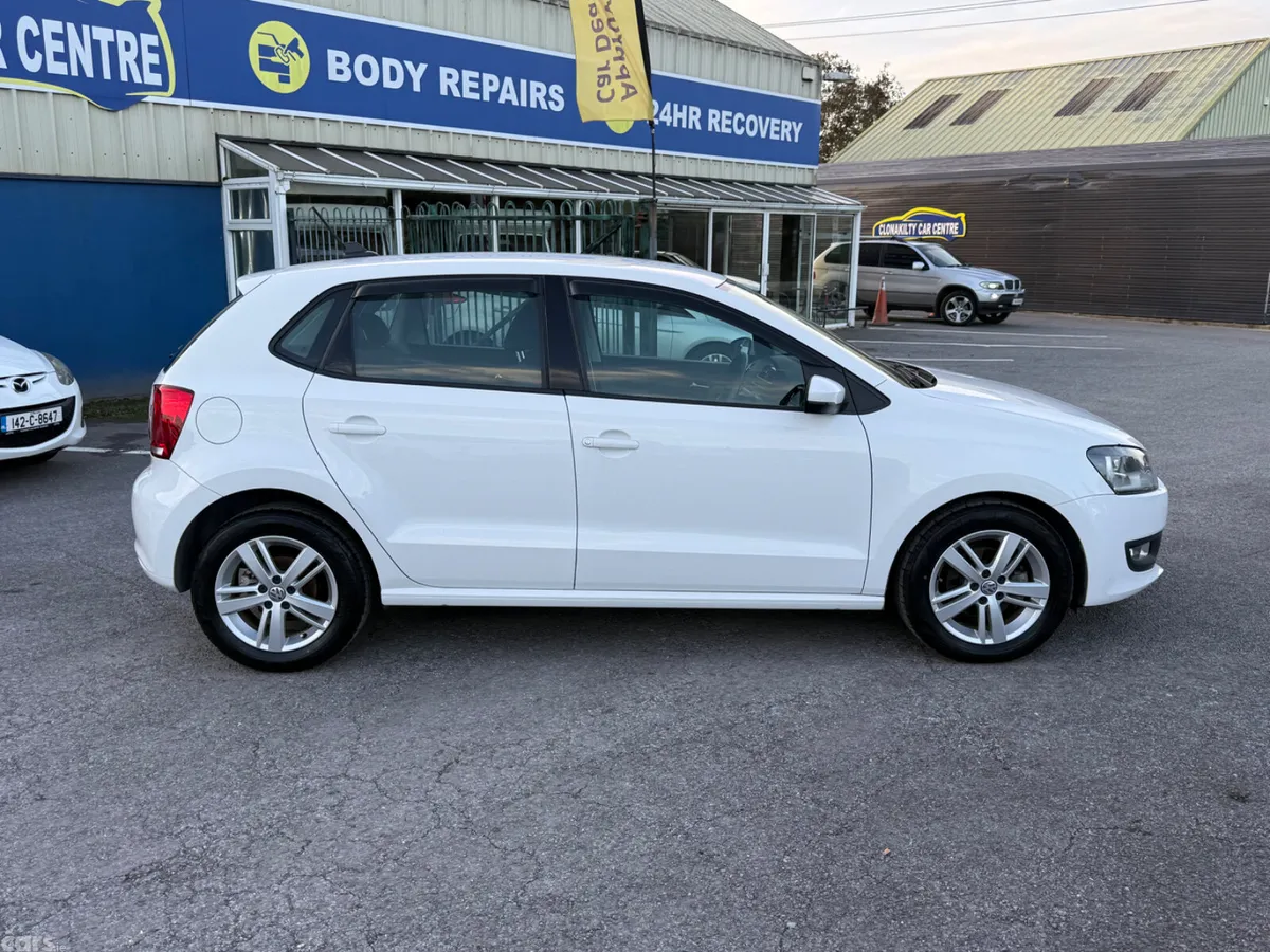 Volkswagen Polo Hatchback, Petrol, 2013, White