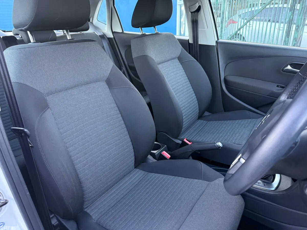 Volkswagen Polo Hatchback, Petrol, 2013, White