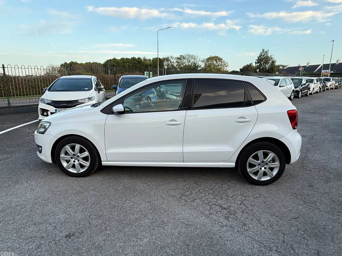 Volkswagen Polo Hatchback, Petrol, 2013, White
