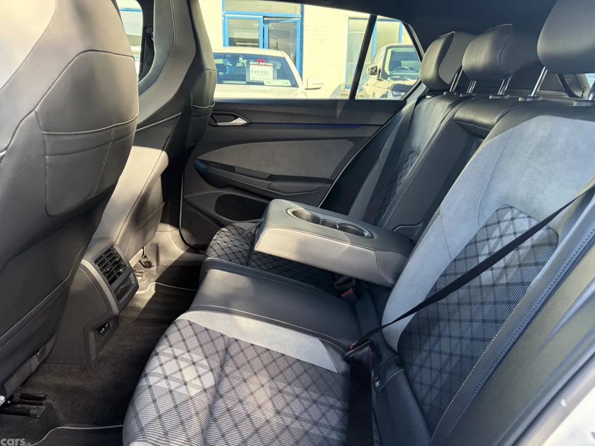 Volkswagen Golf Estate, Diesel, 2021, White