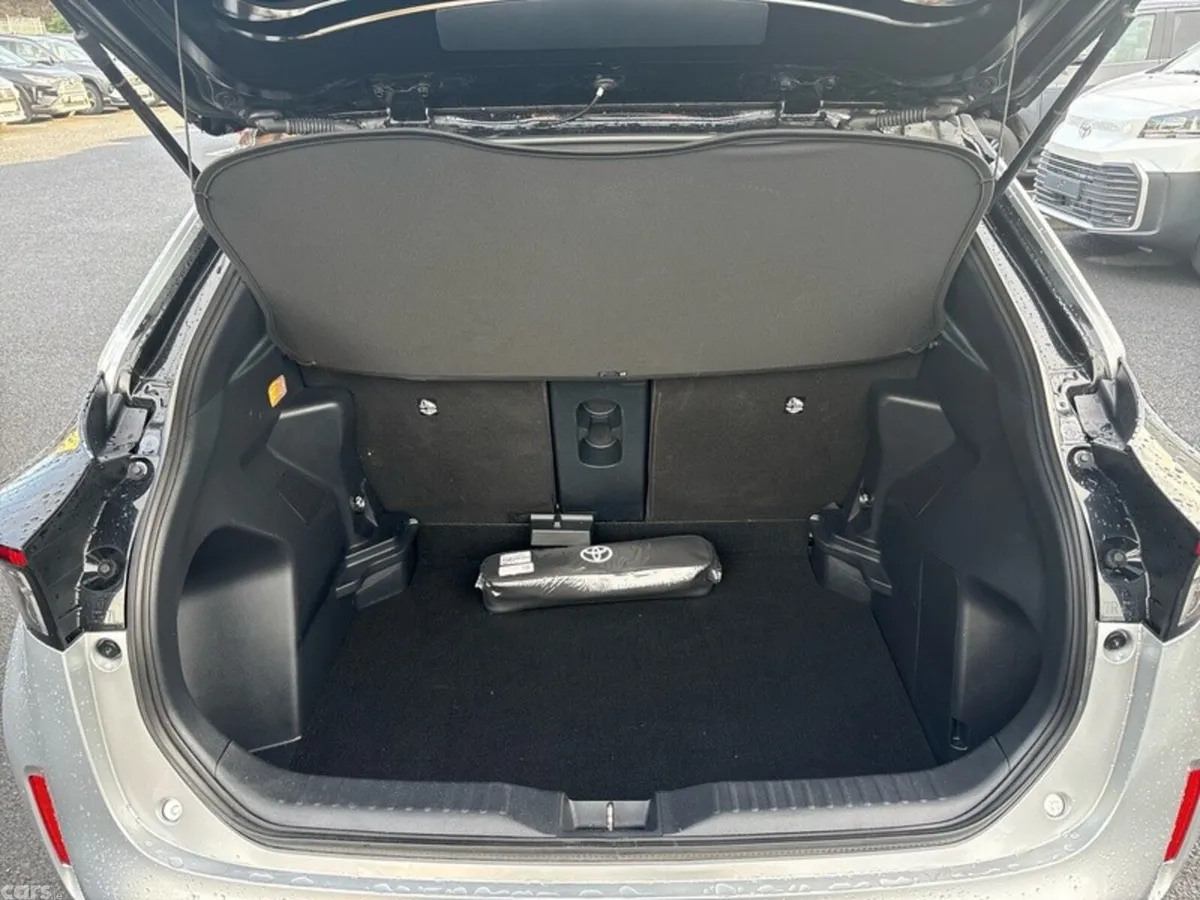 Toyota Yaris Cross SUV, Petrol Hybrid, 2026, Grey