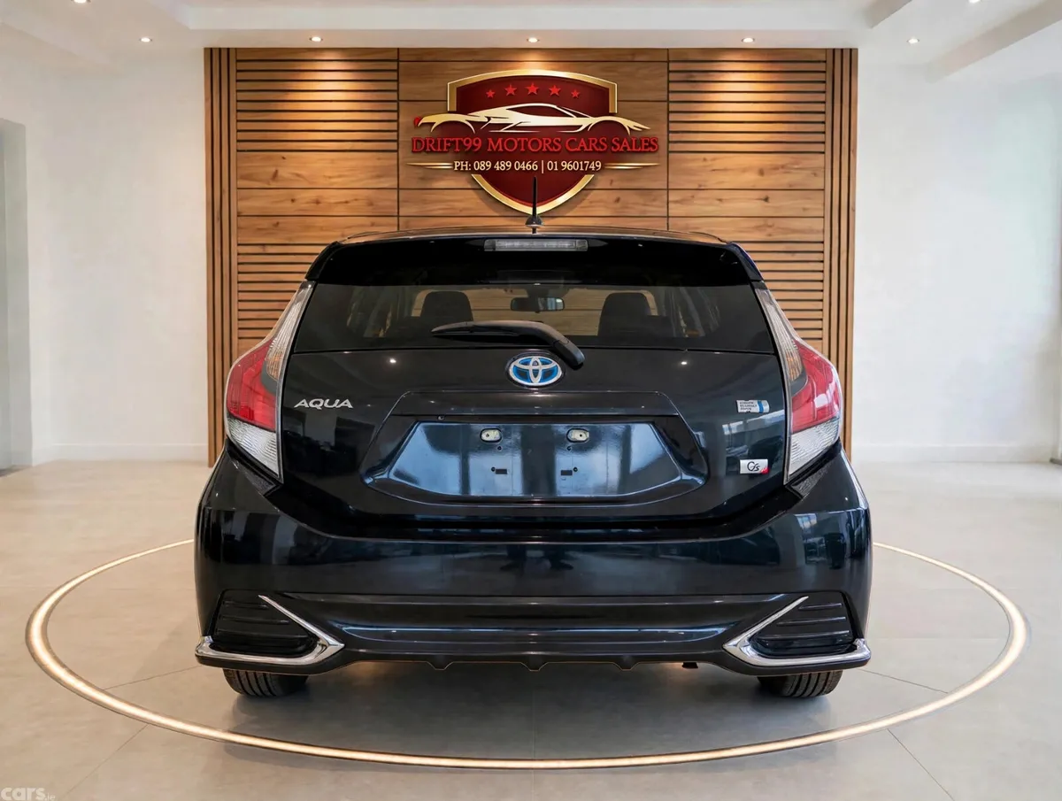 Toyota Aqua Hatchback, Petrol Hybrid, 2015, Black