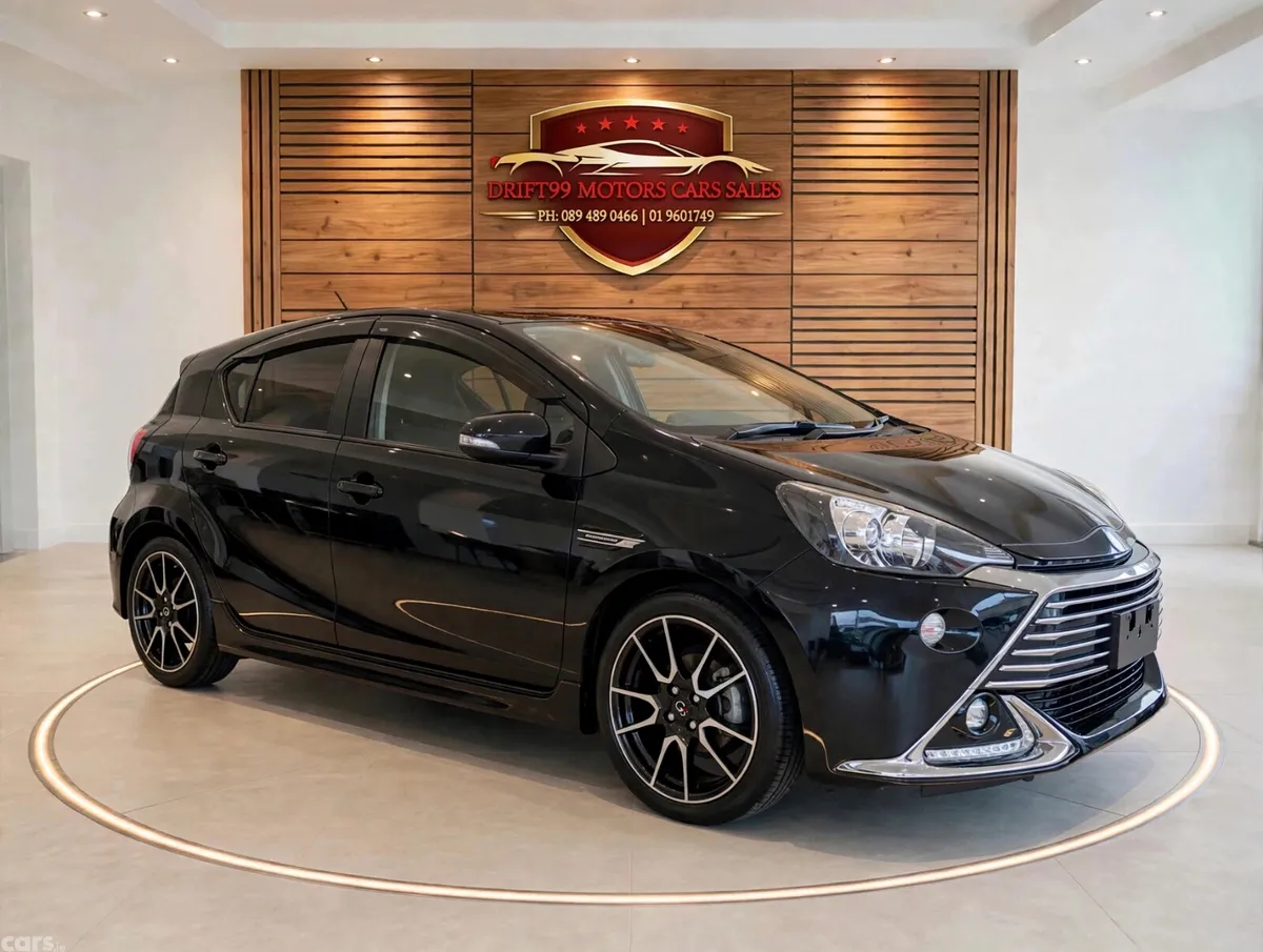 Toyota Aqua Hatchback, Petrol Hybrid, 2015, Black