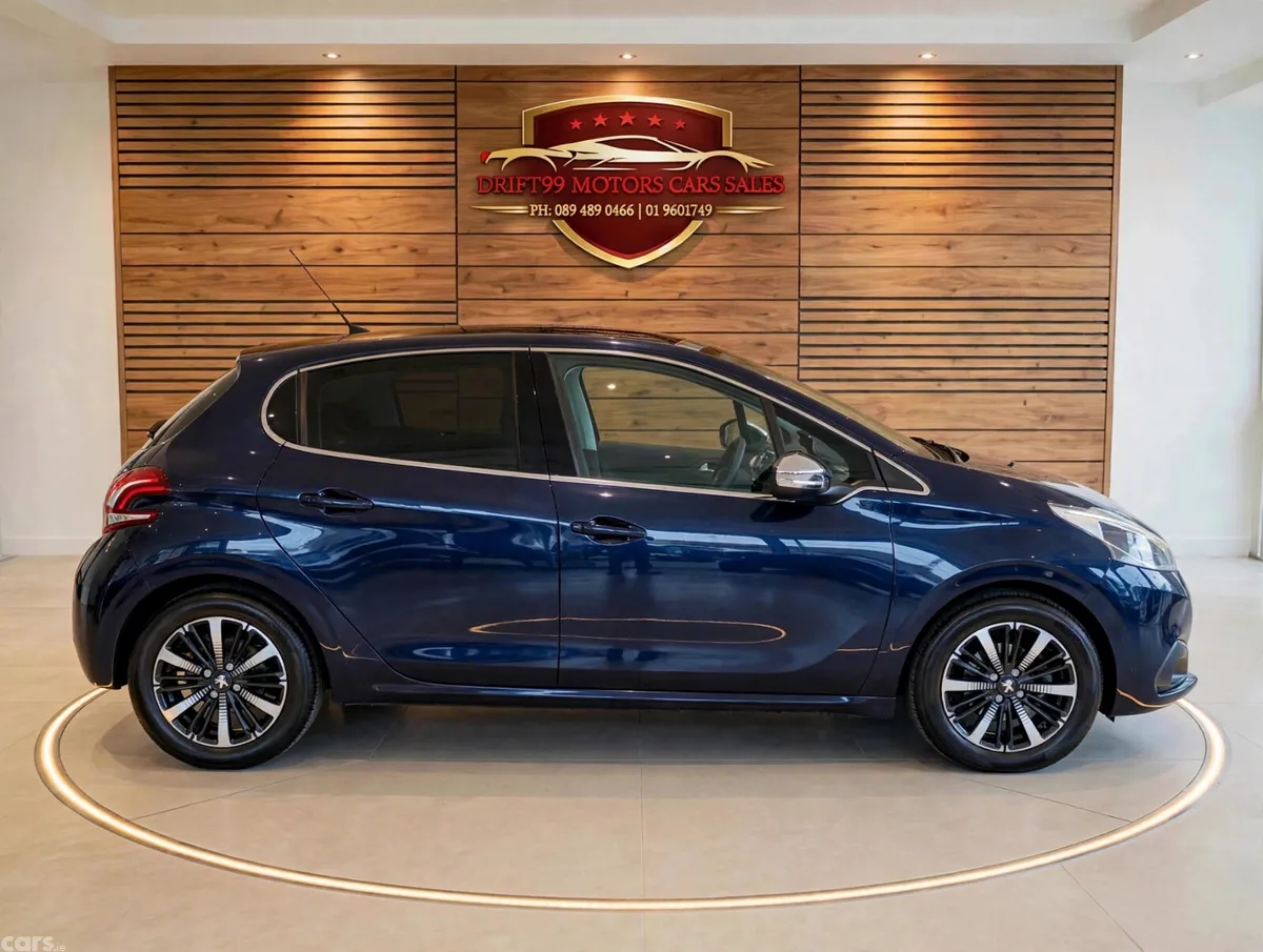 Peugeot 208 Hatchback, Petrol, 2017, Blue