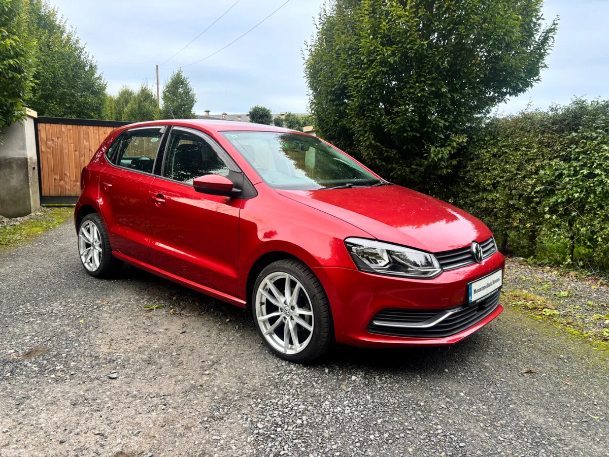 Volkswagen Polo Hatchback, Petrol, 2015, Red