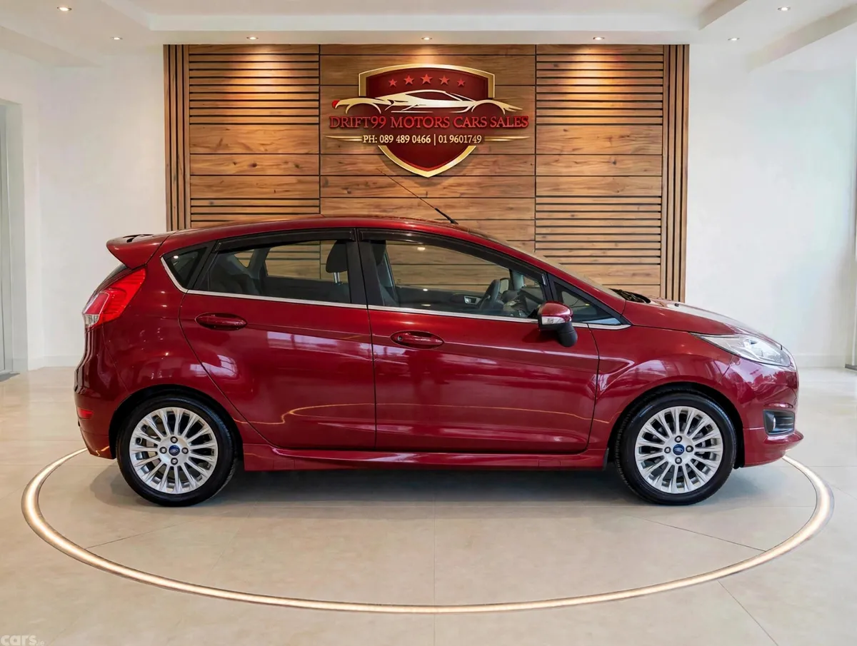 Ford Fiesta Hatchback, Petrol, 2014, Red