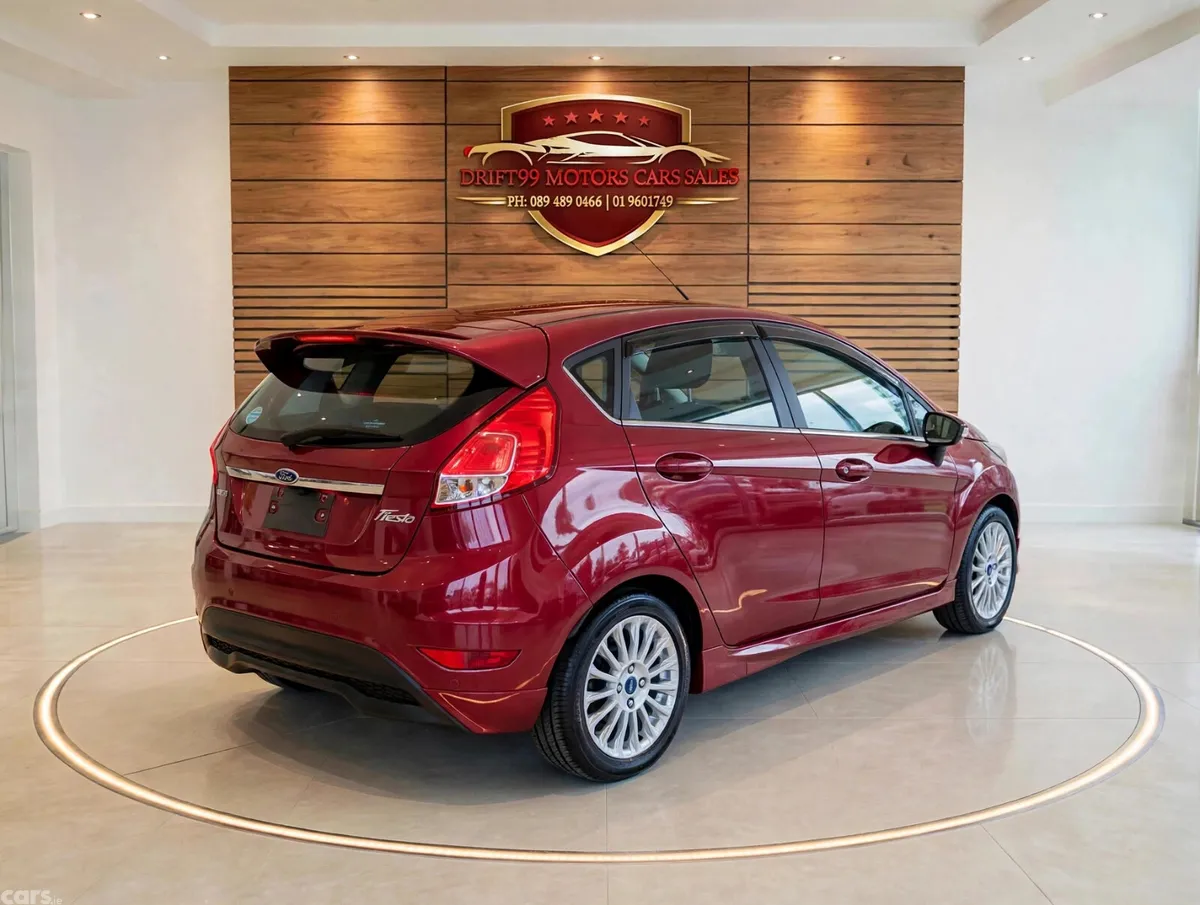 Ford Fiesta Hatchback, Petrol, 2014, Red