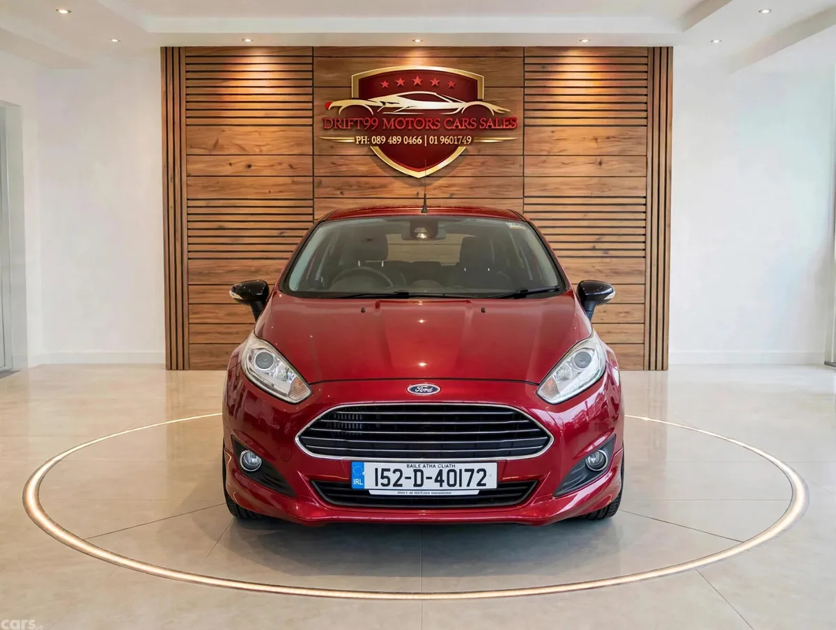 Ford Fiesta Hatchback, Petrol, 2015, Red