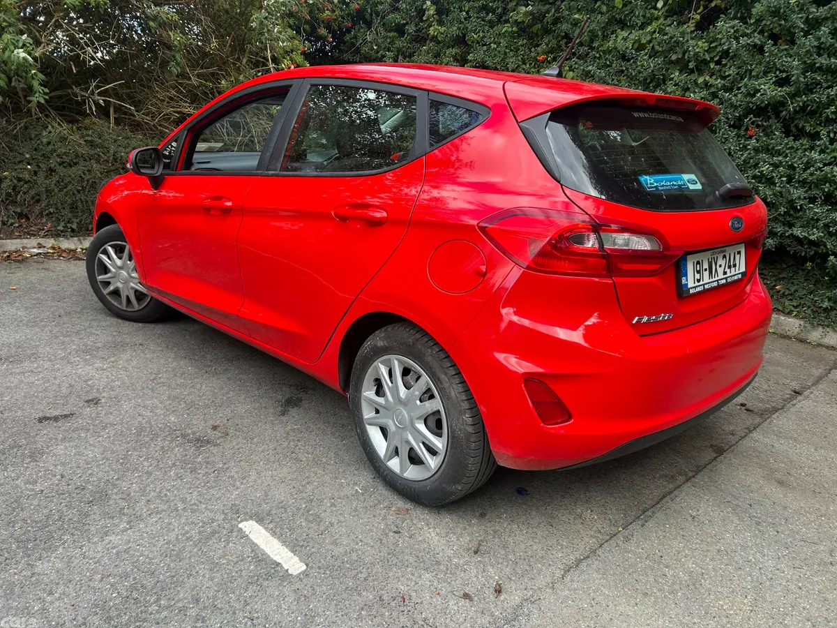 Ford Fiesta Hatchback, Petrol, 2019, Red