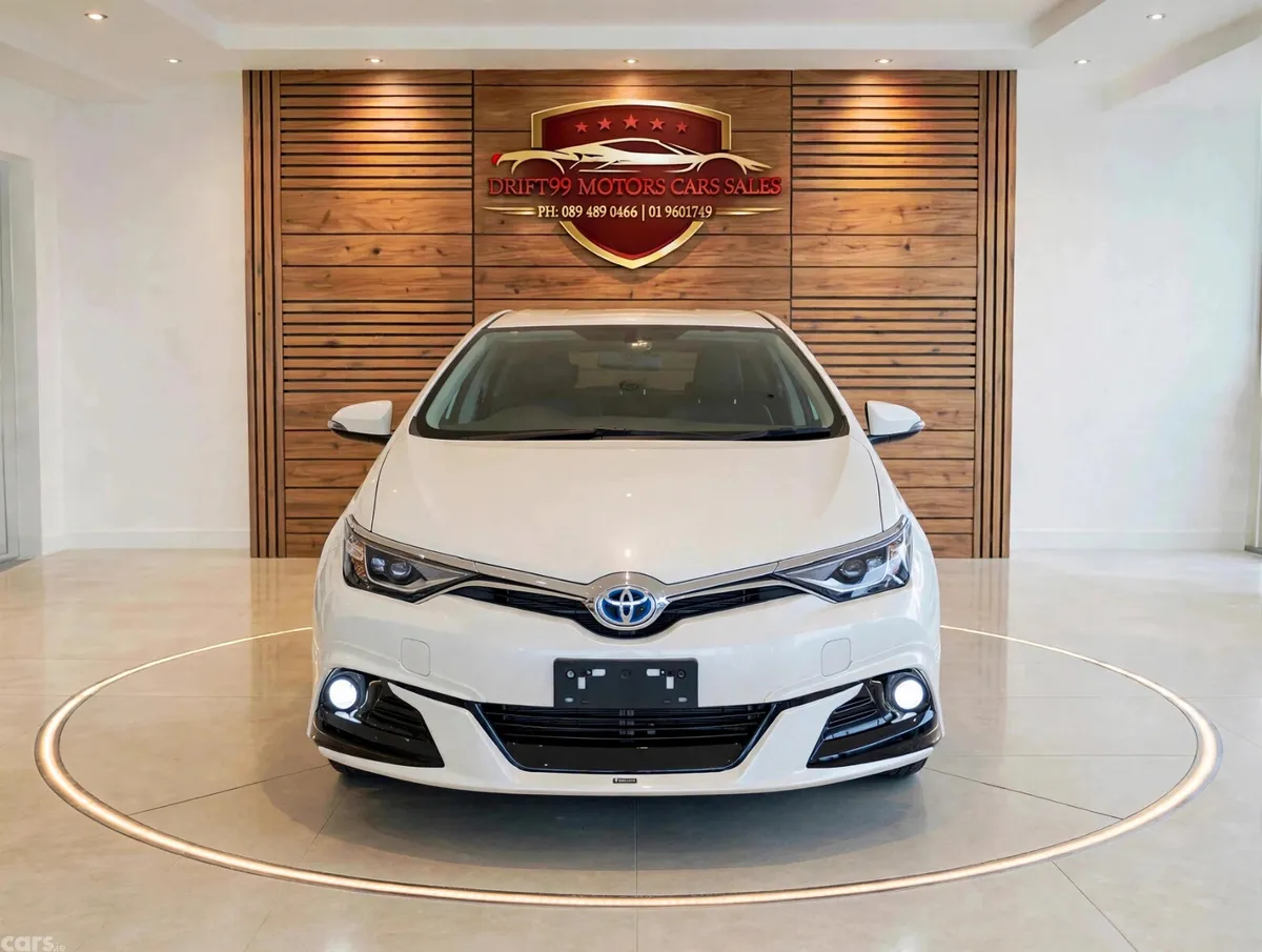 Toyota Auris Hatchback, Petrol Hybrid, 2018, White