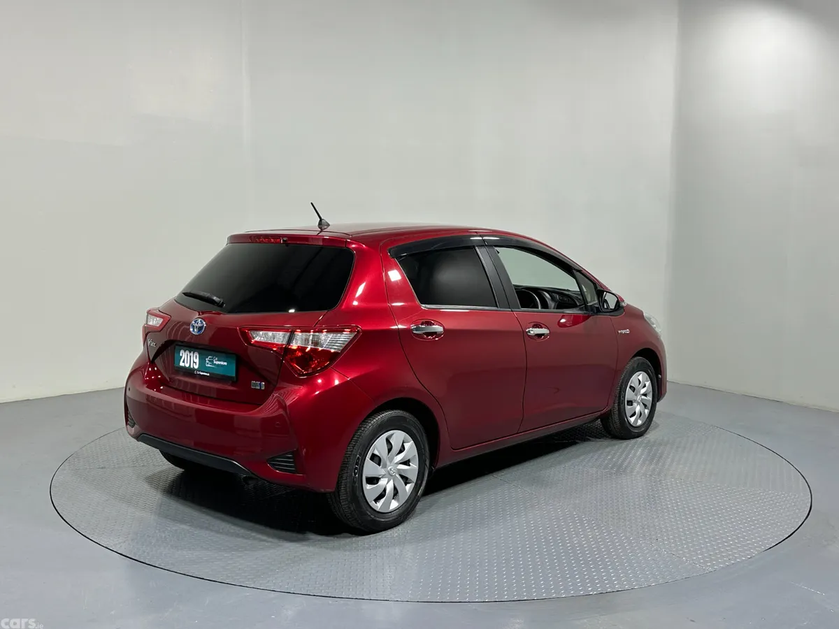 Toyota Yaris Hatchback, Petrol Hybrid, 2019, Red