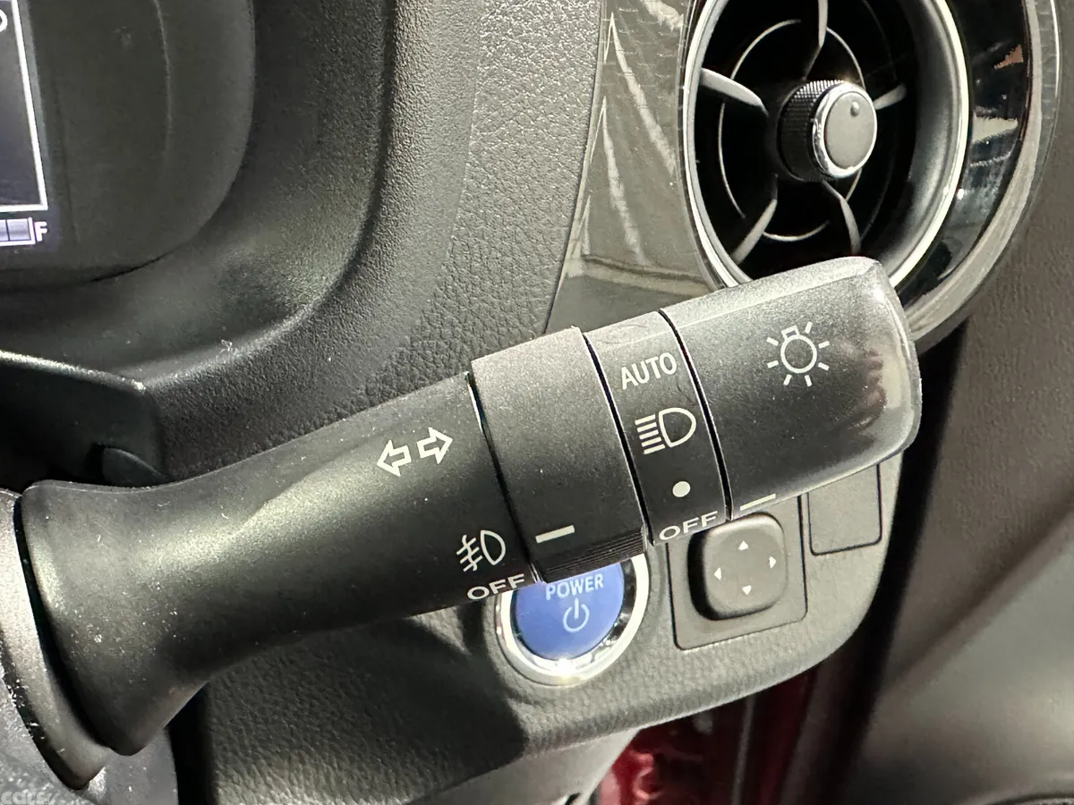 Toyota Yaris Hatchback, Petrol Hybrid, 2019, Red