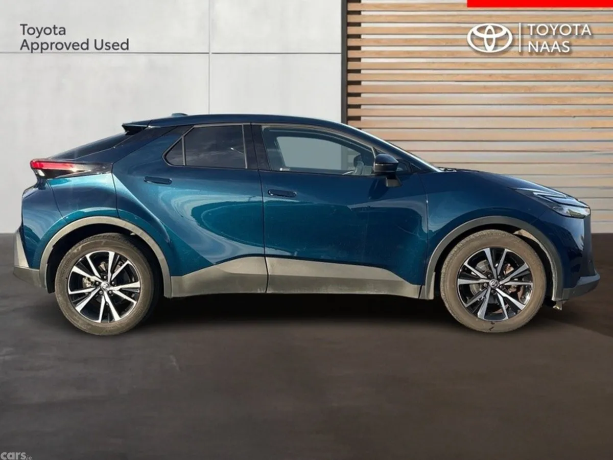 Toyota C-HR SUV, Petrol Hybrid, 2025, Blue