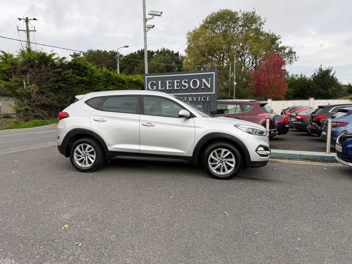 Hyundai Tucson SUV, Diesel, 2016, Silver