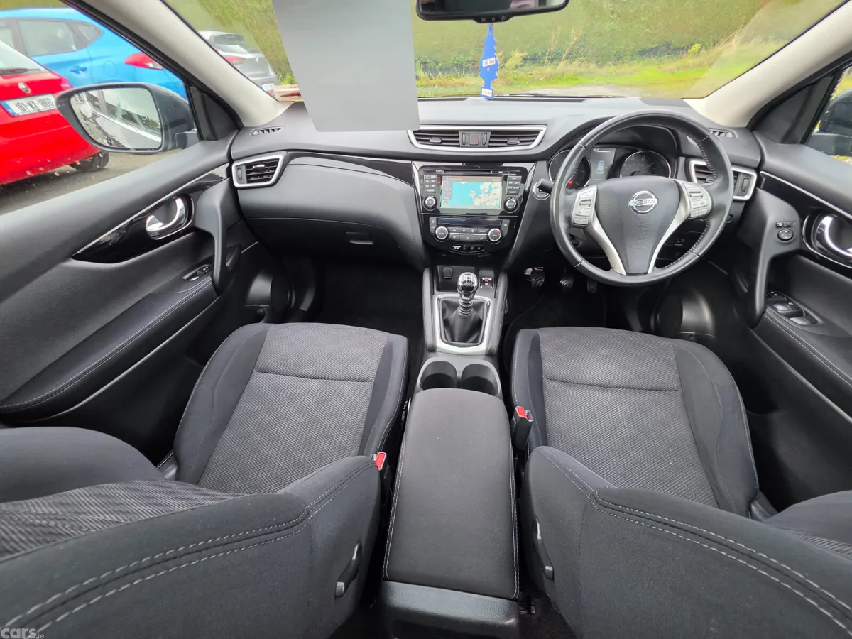 Nissan Qashqai Hatchback, Diesel, 2016, Black
