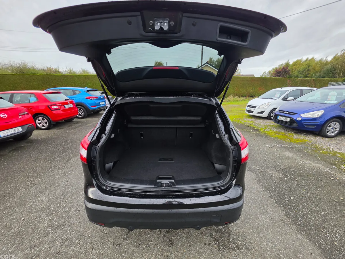 Nissan Qashqai Hatchback, Diesel, 2016, Black
