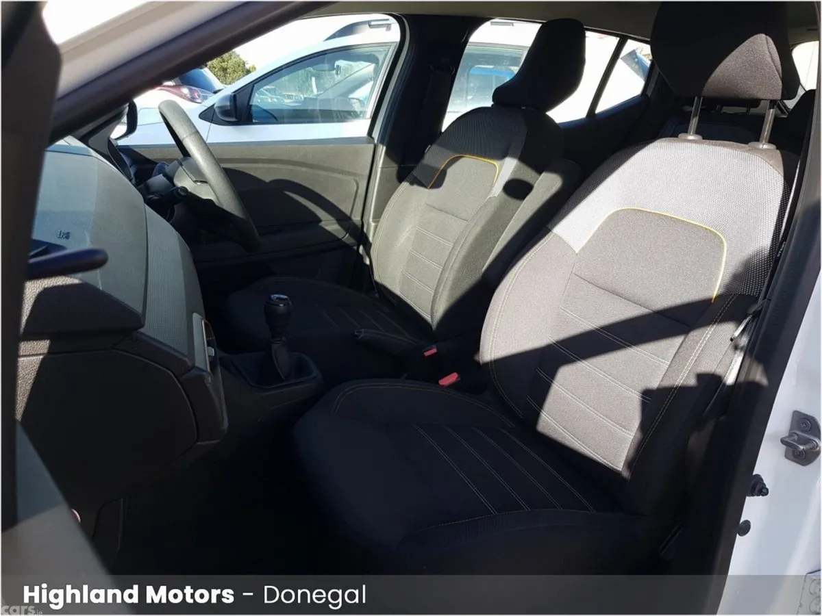 Dacia Sandero Stepway Hatchback, Petrol, 2022, White
