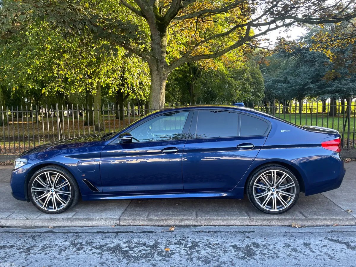 BMW 5-Series Saloon, Petrol Plug-in Hybrid, 2018, Blue