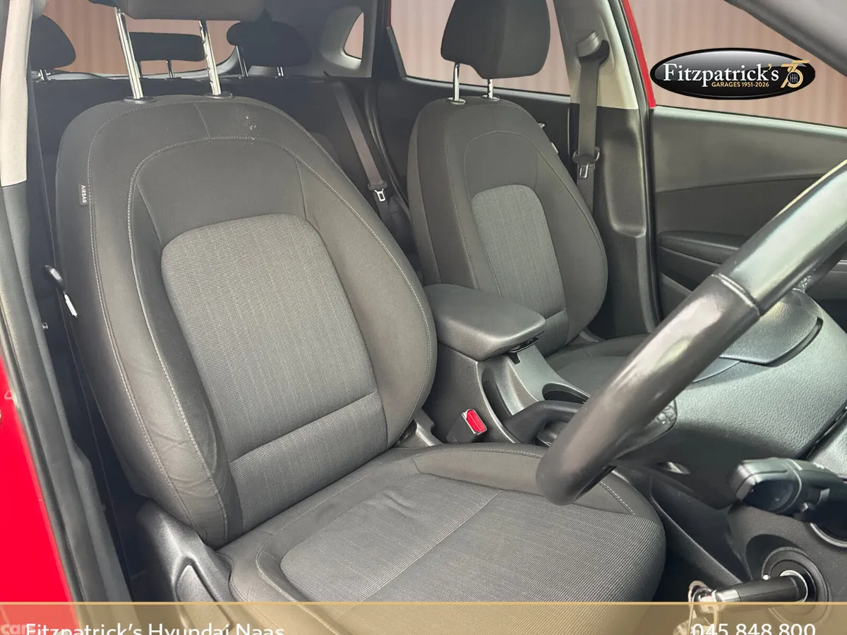 Hyundai KONA MPV, Petrol, 2022, Red