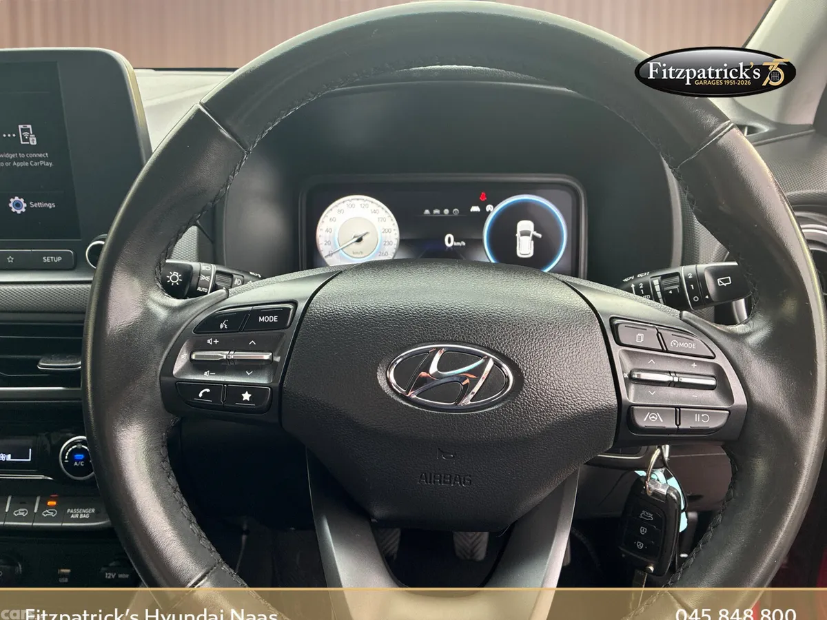 Hyundai KONA MPV, Petrol, 2022, Red