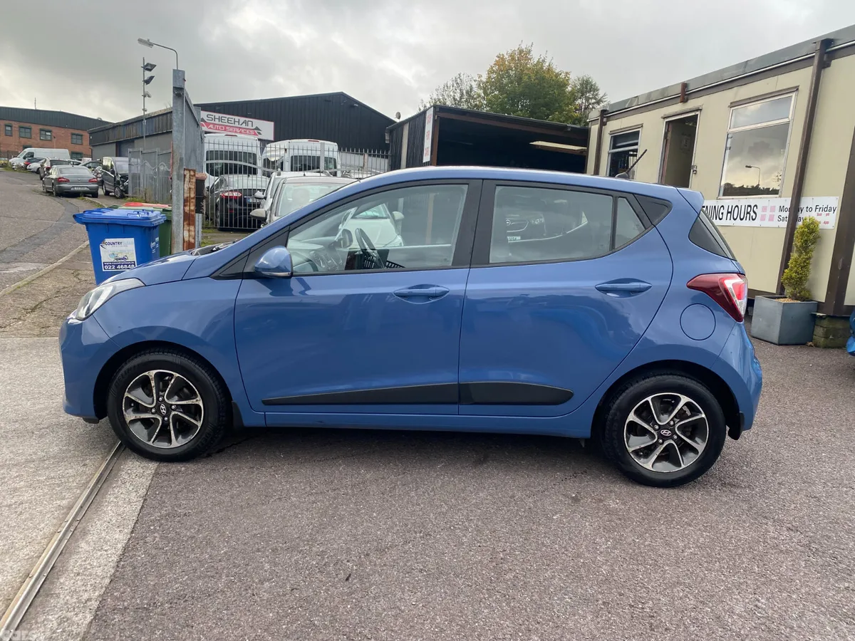 Hyundai i10 Hatchback, Petrol, 2018, Blue
