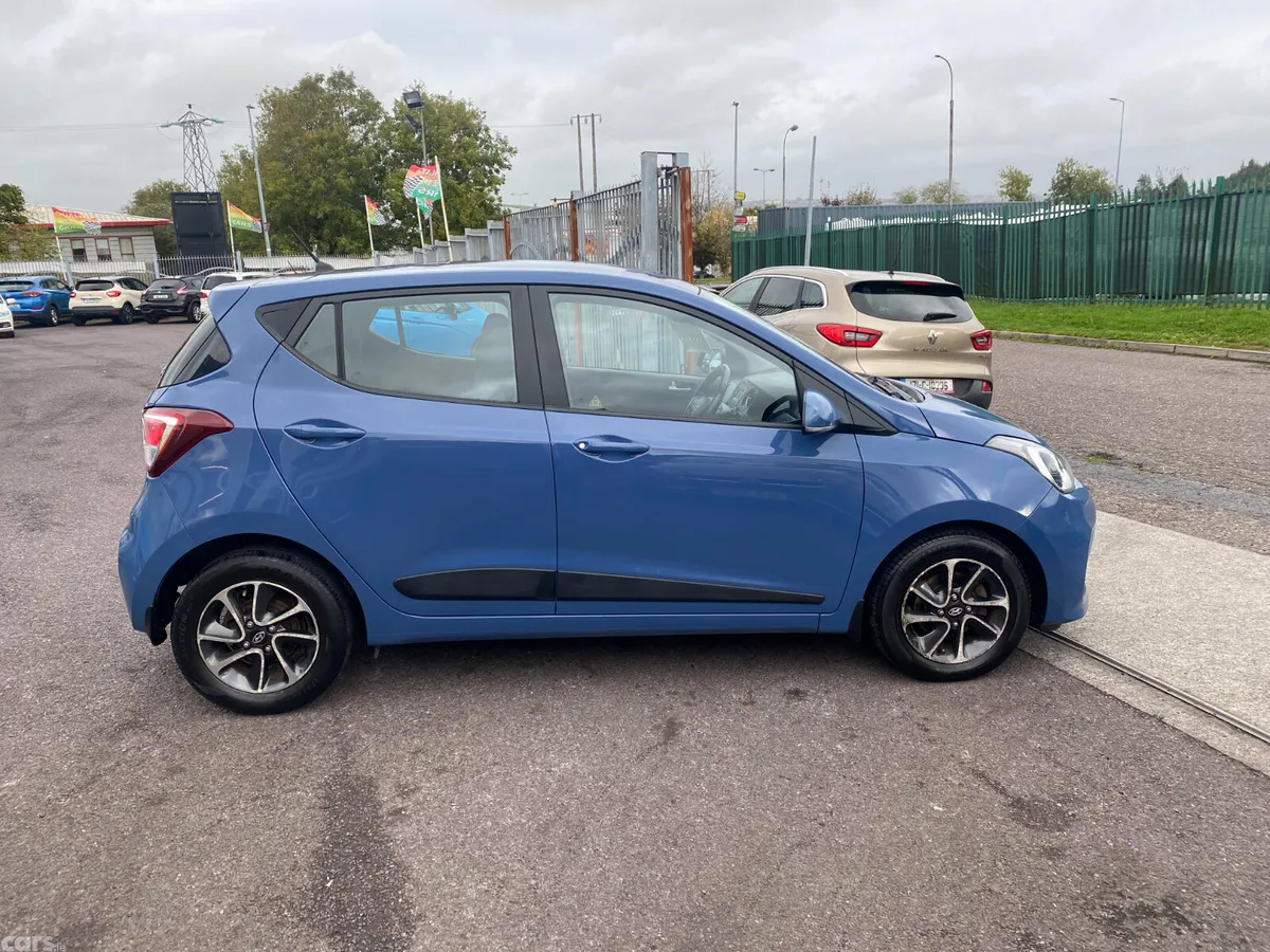 Hyundai i10 Hatchback, Petrol, 2018, Blue
